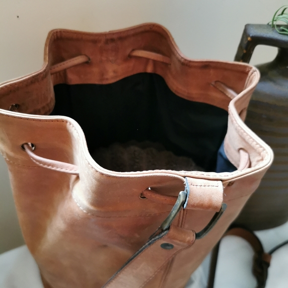 Thick leather over shoulder, tan leather - Picture 8 of 15